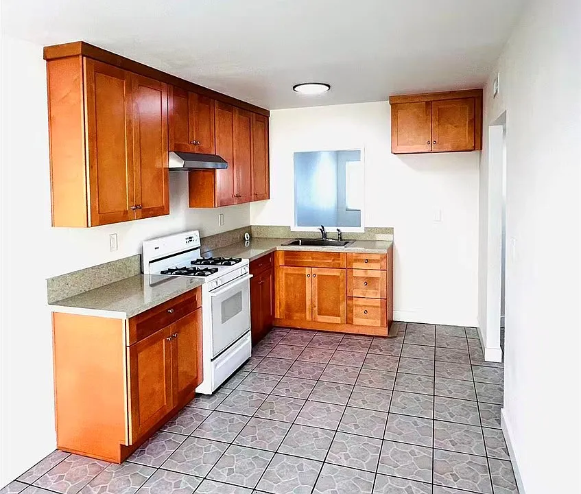 4109 W 5th J3 Santa #J3