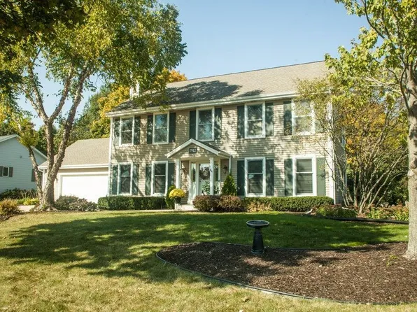 7912 West Stonewood DRIVE, Franklin, WI 53132