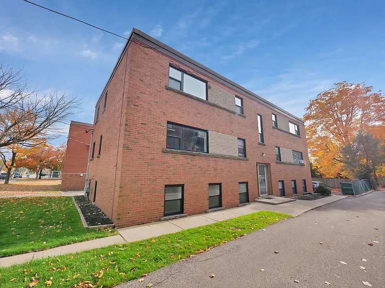 1218 Fennell Ave E #3 — Photo 7