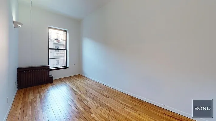 Rented by Bond New York | media 4