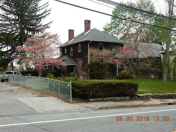2nd image of 811 Hartford Ave