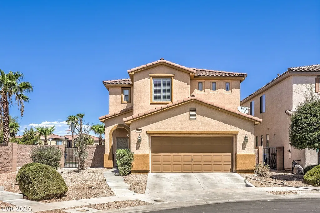 4 bed, 2.5 bath, 2096 sqft, $3,499 — Photo 3