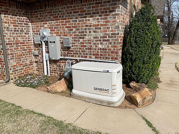 4th image of 208 S 8th St