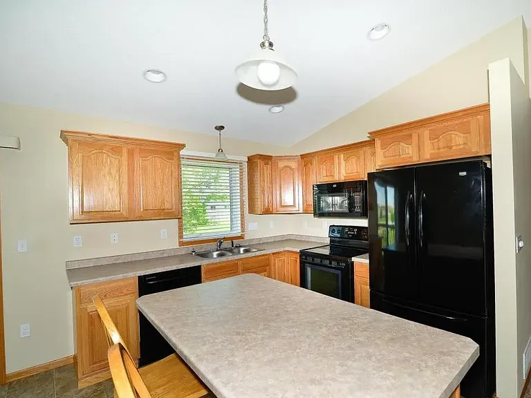 4740 Pines Cir — Photo 14