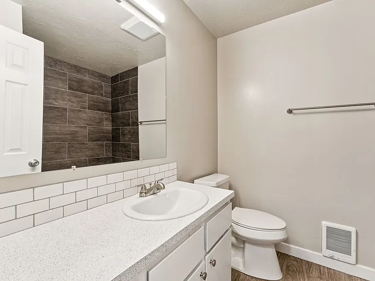 2-WEEKS FREE | North River Apartments — Photo 27