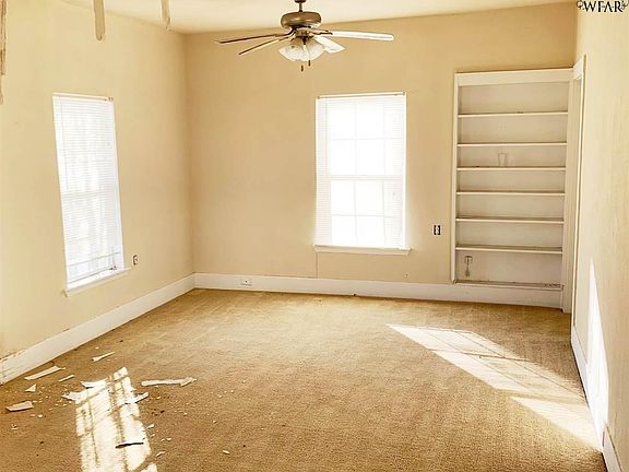 4th image of 305 Hayworth St