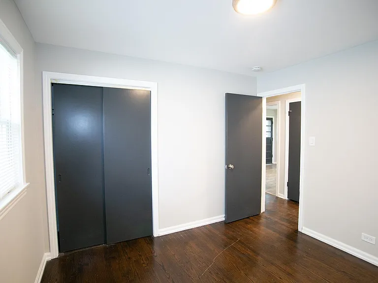 8837 S Talman Ave — Photo 7