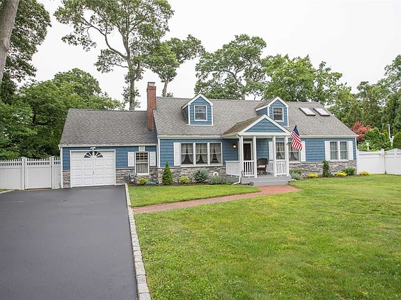 2nd image of 59 Hollins Ln