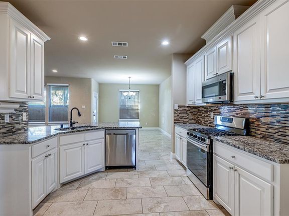 3rd image of 606 Seneca Blvd