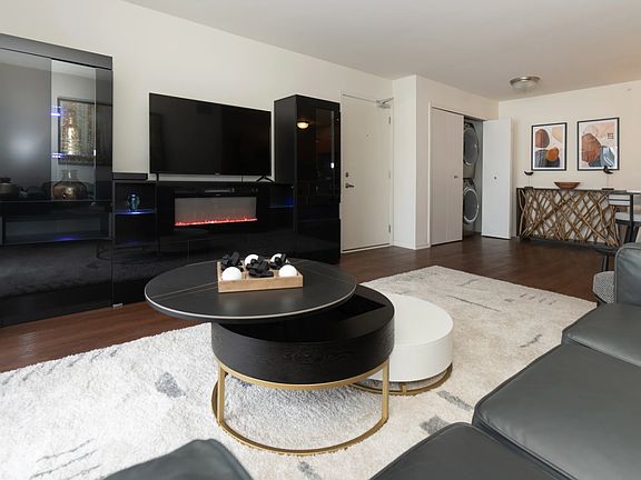 3rd image of 2316 Beck Blvd #207