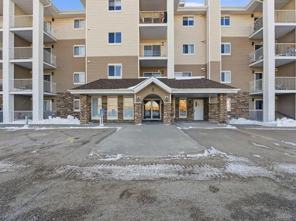 3 Broadway Rise #310, Sylvan Lake, AB T4S 0G9