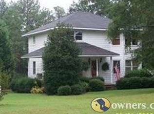 348 Pinewood Dr, Ware Shoals, SC 29692