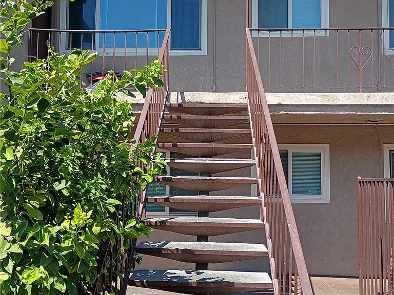 2100 Sunrise Ave #9 — Photo 23
