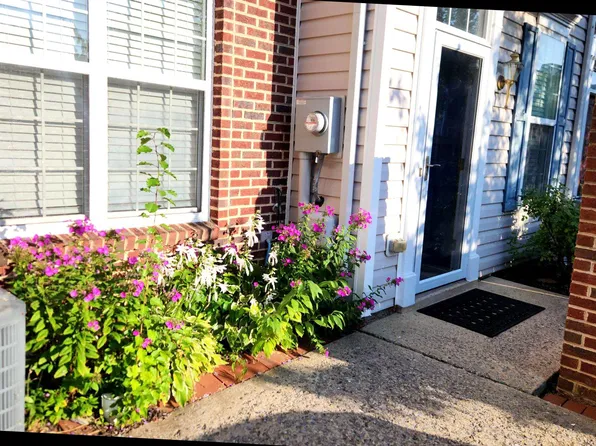 107 Swallow Pointe Ct, Frederick, MD 21702