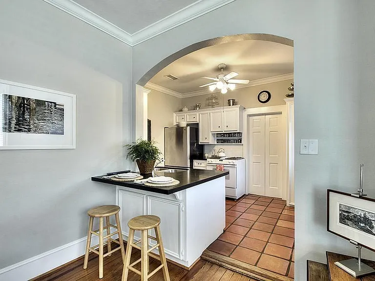 1321 Harvard St — Photo 10