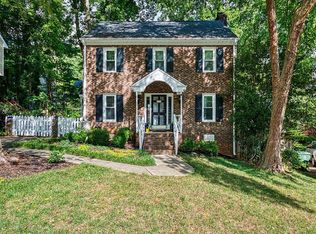 111 Leeward Ct, Cary, NC 27511