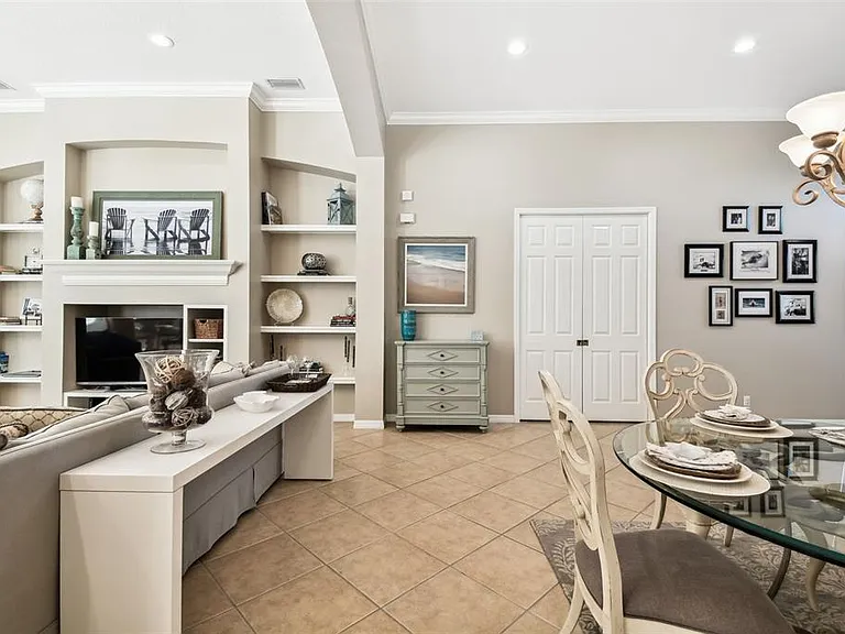 7328 Lake Forest Gln — Photo 12
