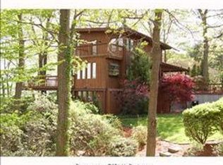 12 Riverside Dr, Cromwell, CT 06416