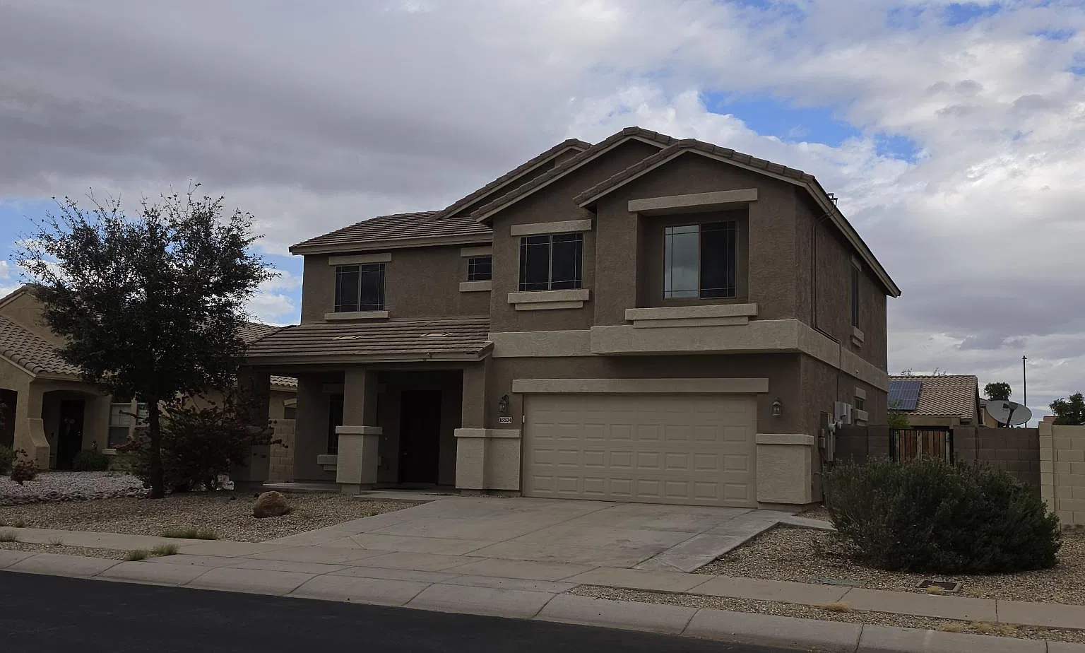 5 bed, 3.5 bath, 2764 sqft, $2,800 — Photo 2