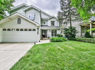 291 Lionel Rd, Riverside, IL 60546