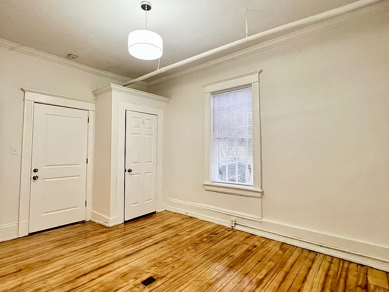 502 S Center St #C — Photo 4