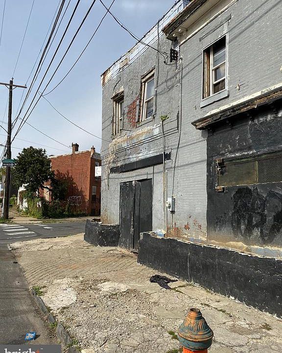 2nd image of 3400 N 11th St #2
