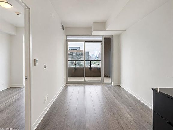 2nd image of 285 Dufferin St #609