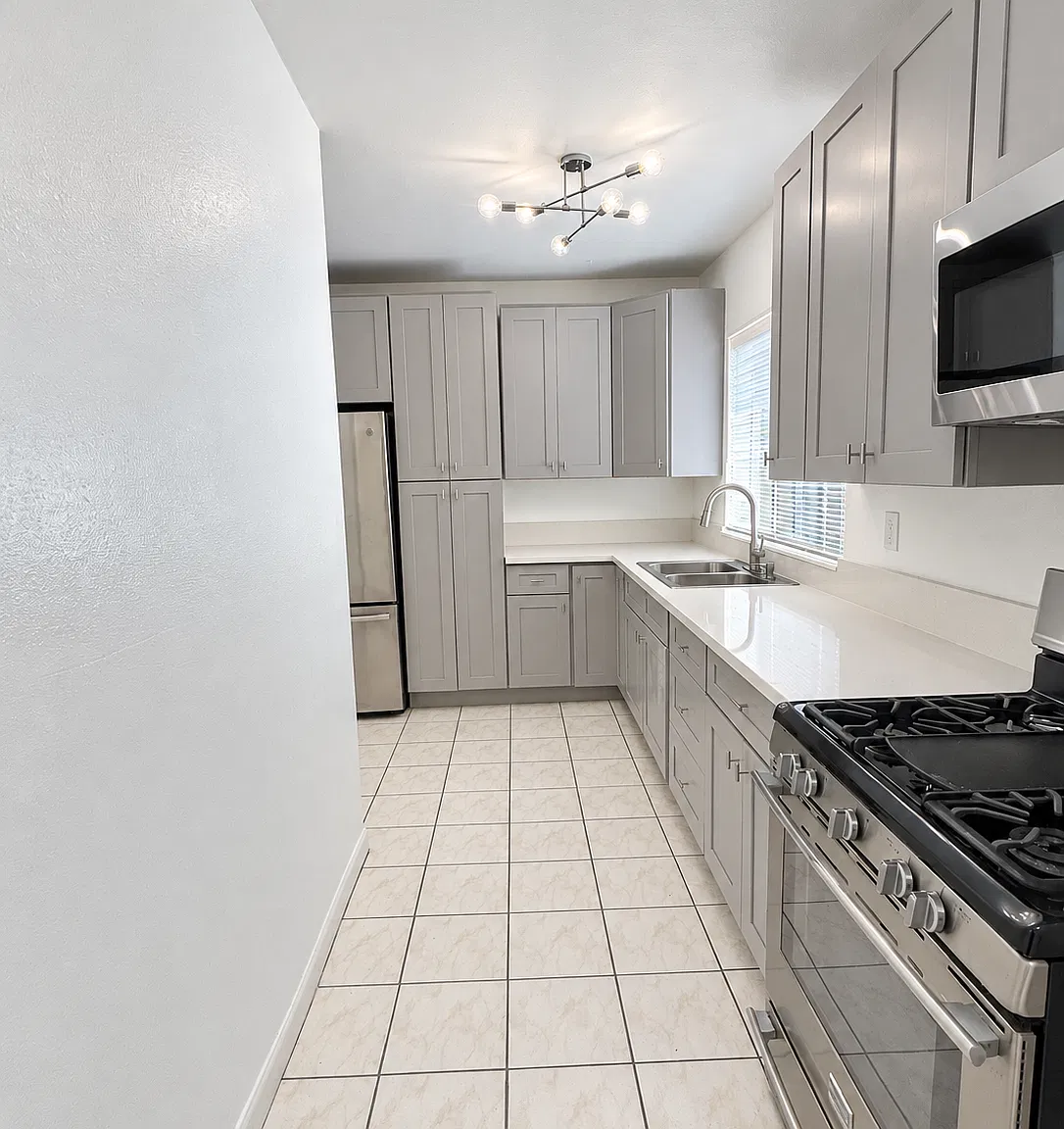 3 bed, 1.0 bath, $2,995 — Photo 3