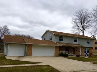 103 Delaware Ave NW, Orange City, IA 51041