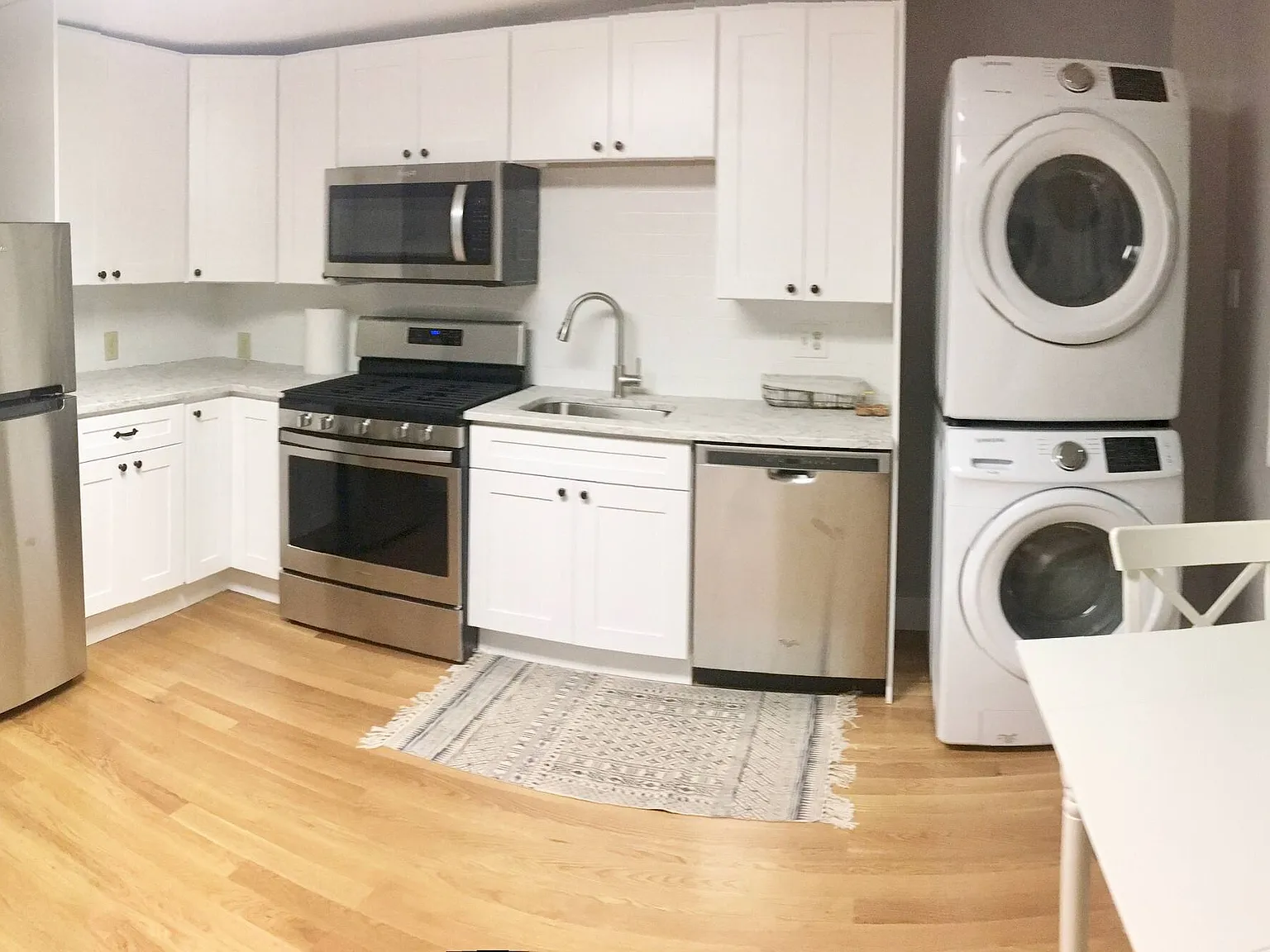 2 bed, 750 sqft, $2,650 — Photo 1
