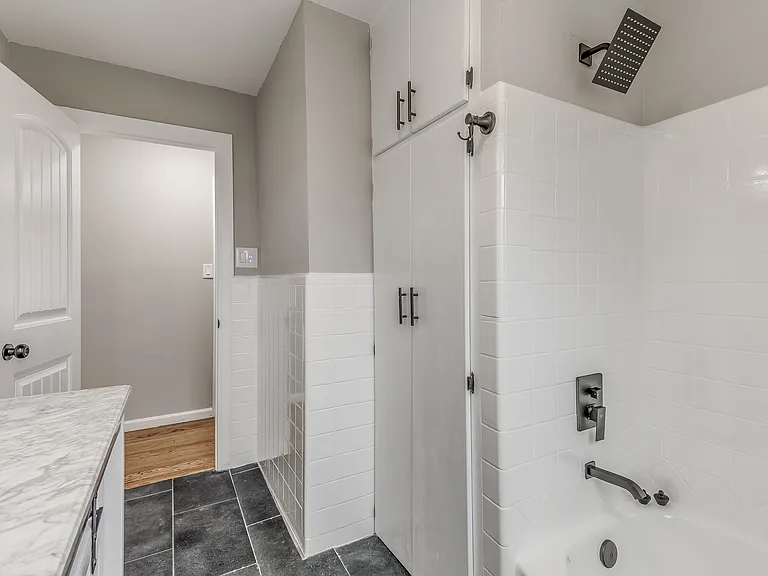 349 SE Rockwood Ave — Photo 34