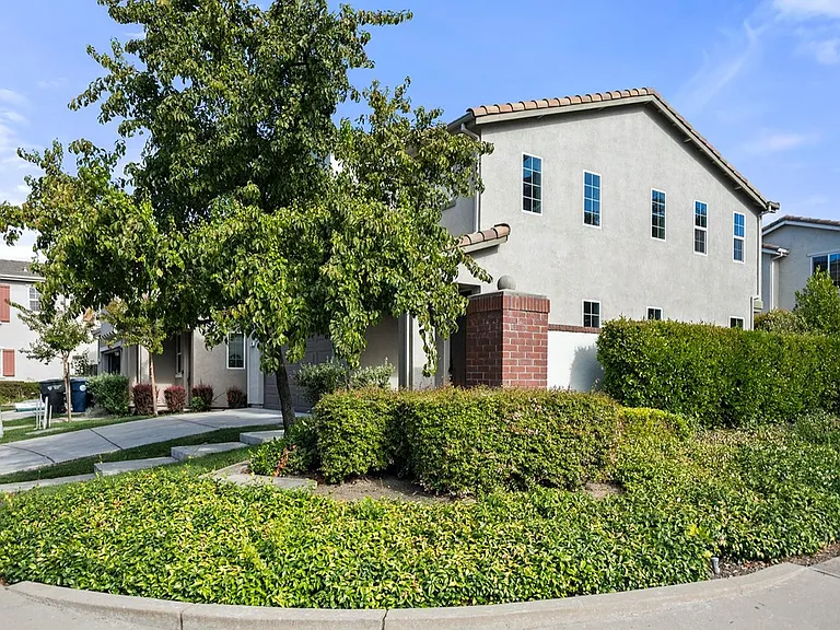 741 Candela Cir — Photo 21