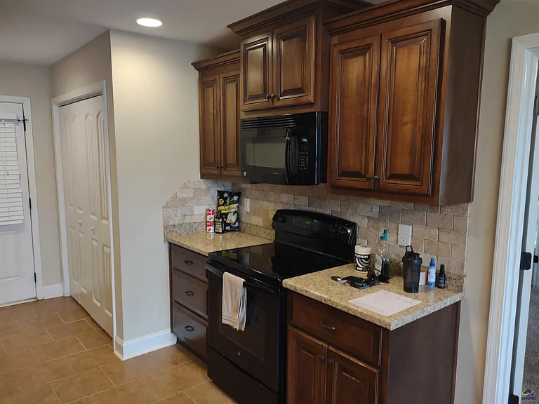 304 S Charity Ln — Photo 9