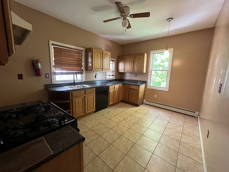 182 N 19th St #2 — Photo 13