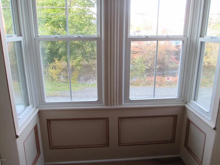 377 Riverside Dr — Photo 5