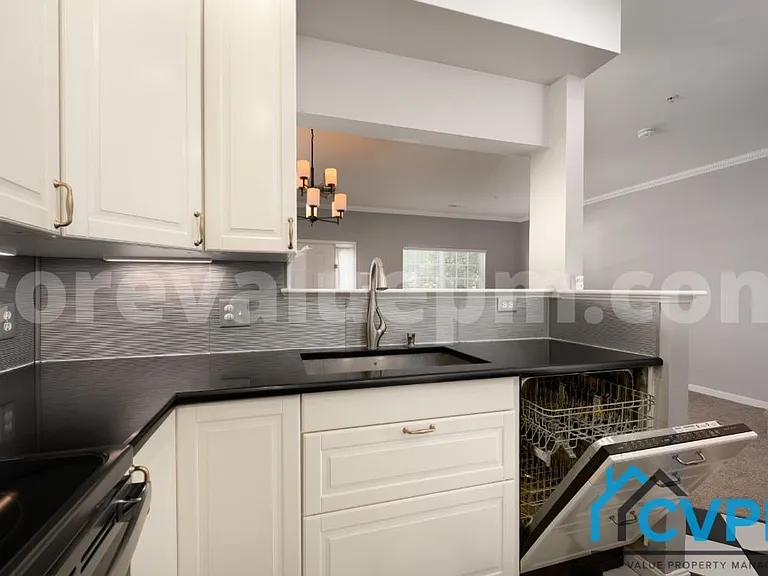 1934 Hackberry Ct — Photo 12
