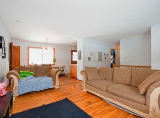 216 Roselawn Ave E, Maplewood, MN 55117