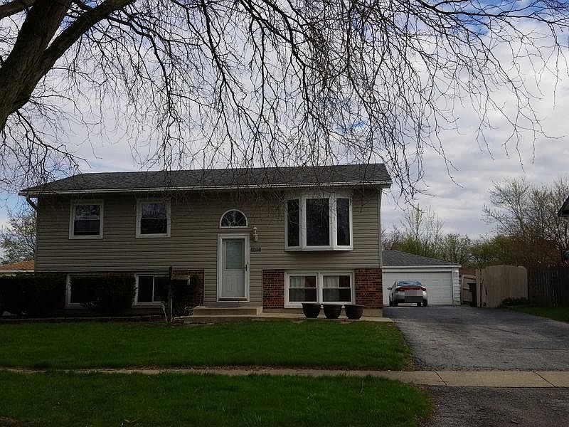1st image of 3609 Glynwood Ln