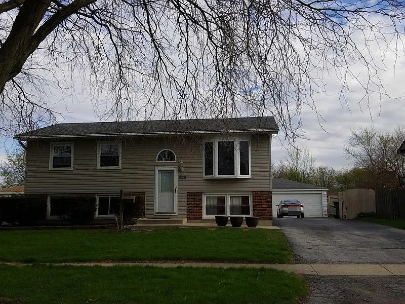3609 Glynwood Ln photo 1