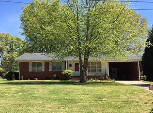 103 N 8th Ave, Mayodan, NC 27027