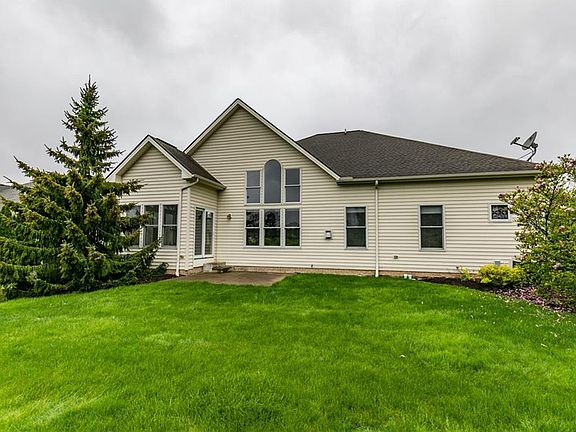 2nd image of 427 Saint Andrews Ln