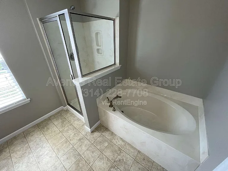 5533 Emerald Place Dr — Photo 23
