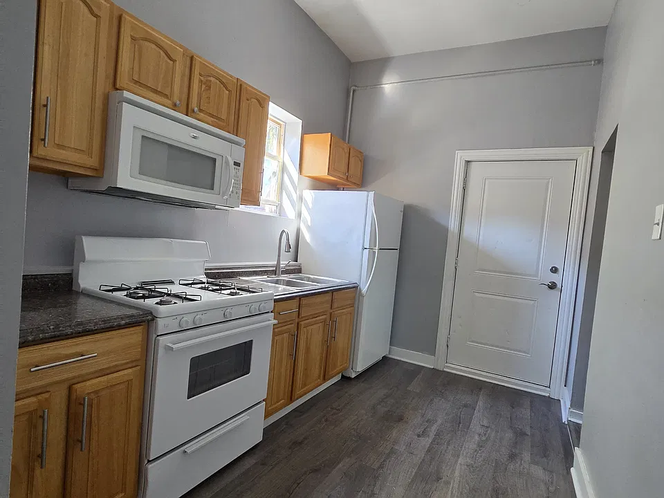 1162 W 19th St #1