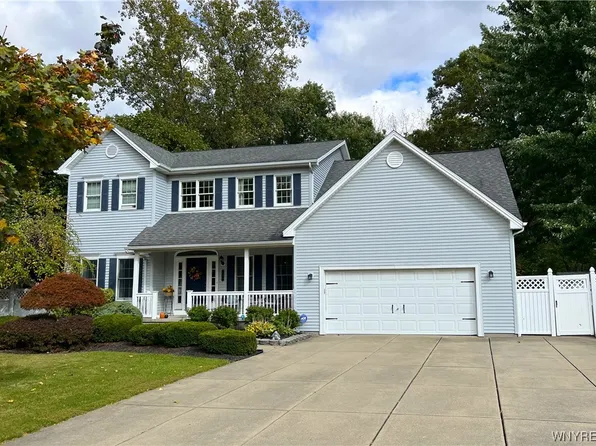 644 Raymond Dr, Lewiston, NY 14092