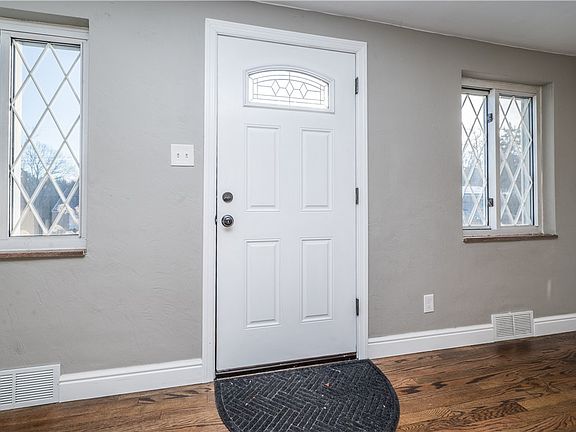 3rd image of 113 McGinley Dr