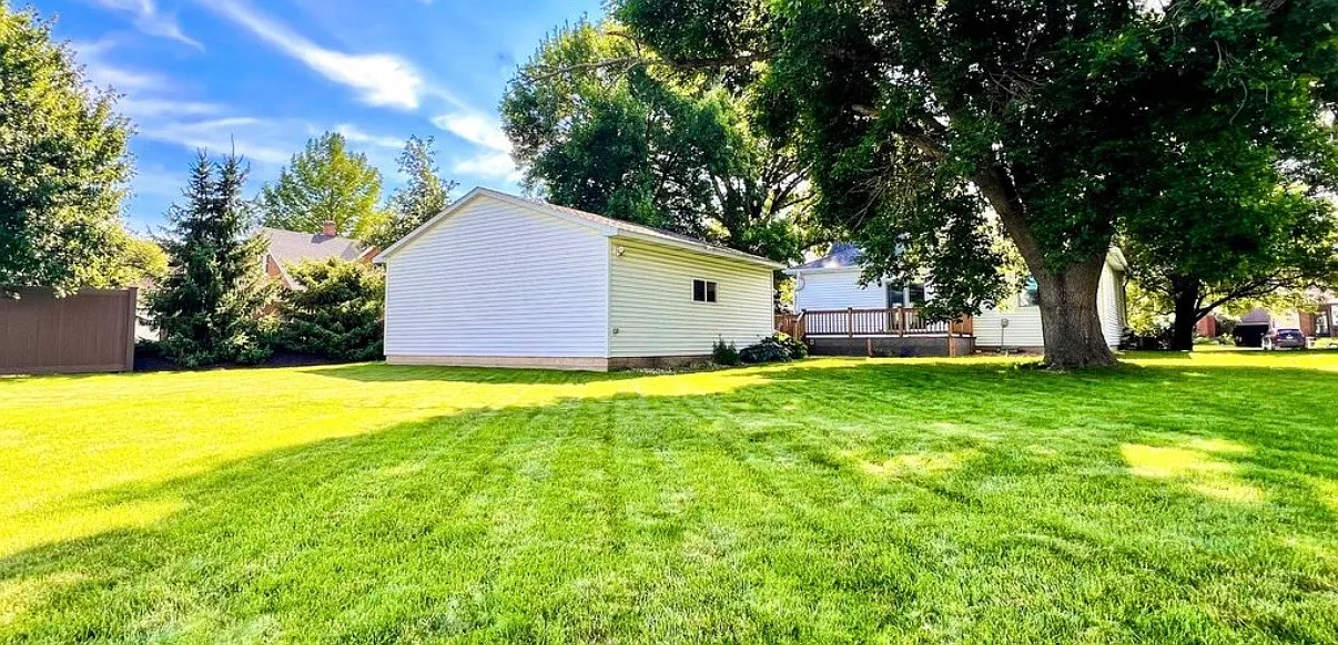 2 bed, 2008 sqft, $2,400 — Photo 3