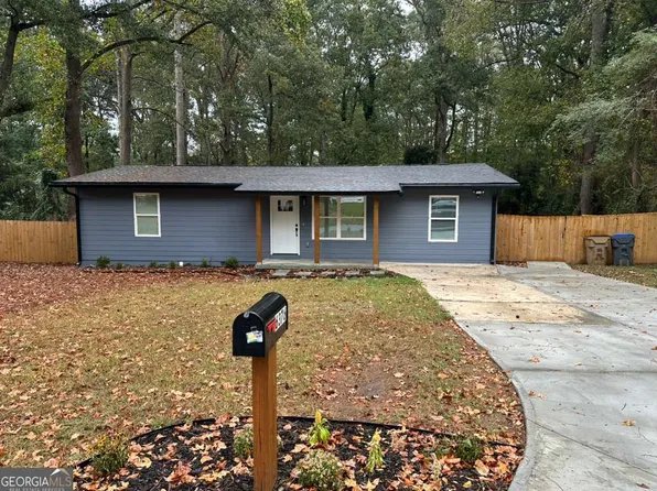 6376 Hollywood Dr, Forest Park, GA 30297