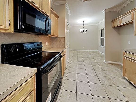 3rd image of 8009 Rock Crest Dr