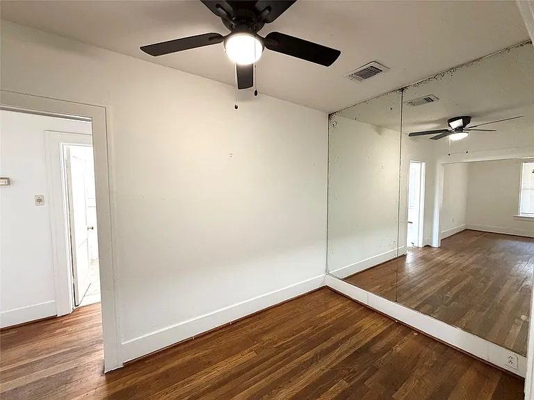 1125 Usener St — Photo 7