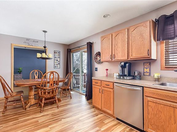 5th image of 10430 Carrie Dr